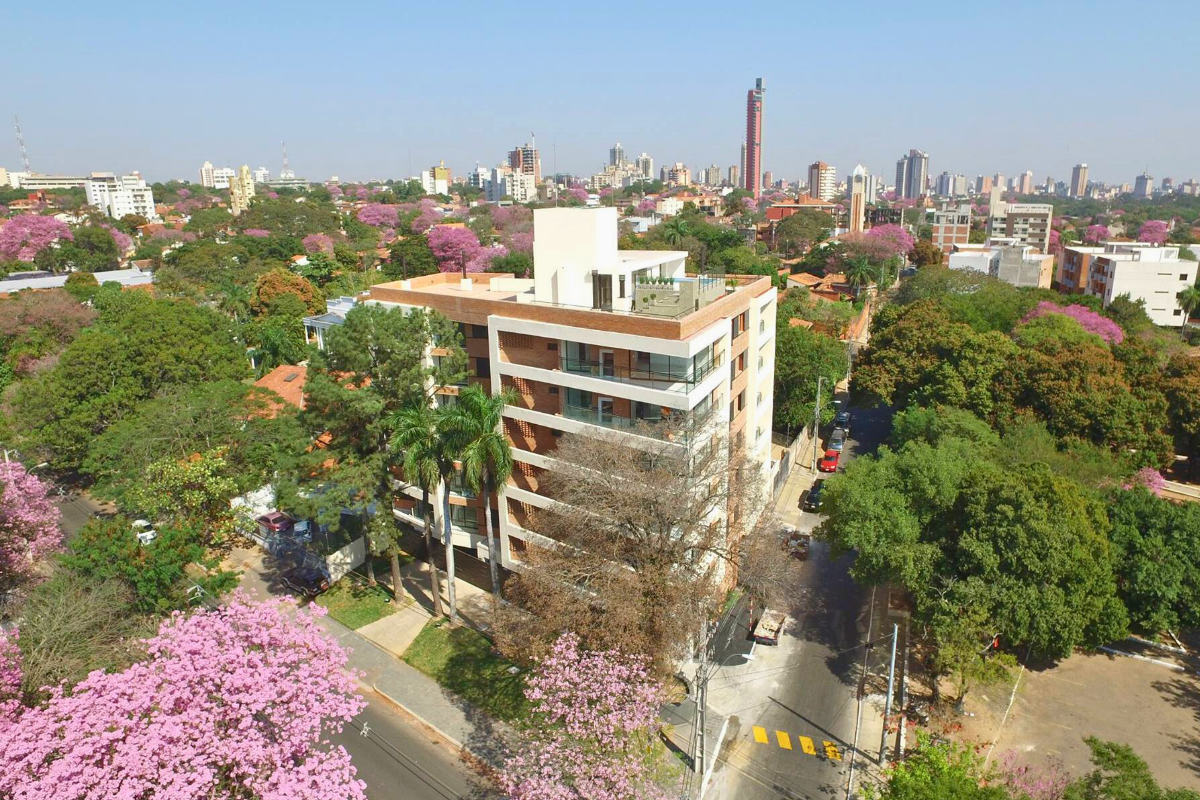Santos Plaza